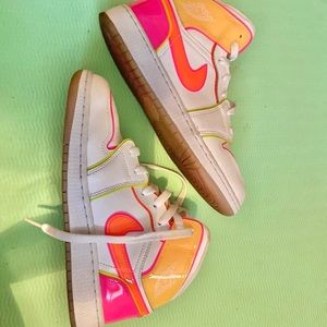 Nike Air Jordan’s Mid 1